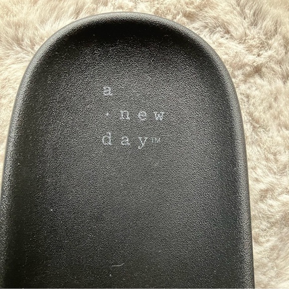 Like new classic simple black strapped sandals by A New Day size 6.5 - Picture 3 of 6